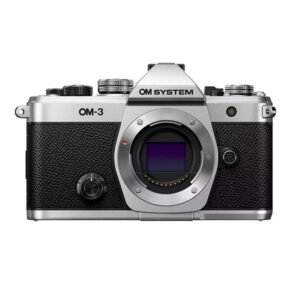 OM System OM-3 (Plateado) + M.Zuiko ED 12-45 mm f/4 PRO (Negro)